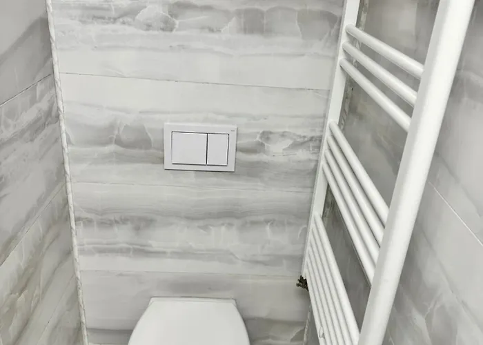 Appartement Lower-ground With Two Separate Bedrooms Near The Center Bucarest